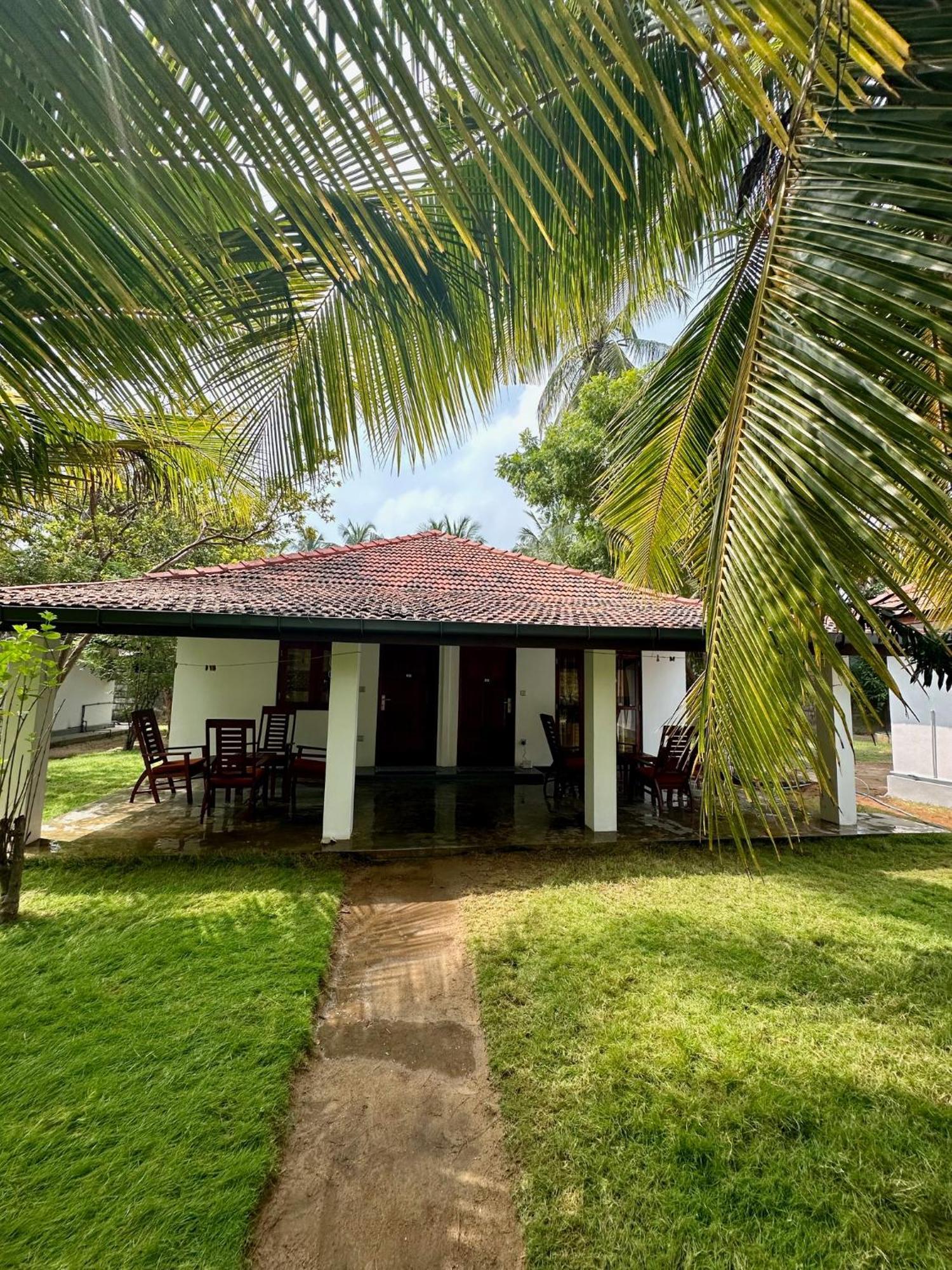 108 Palms Beach Resort Triquinimale Exterior foto