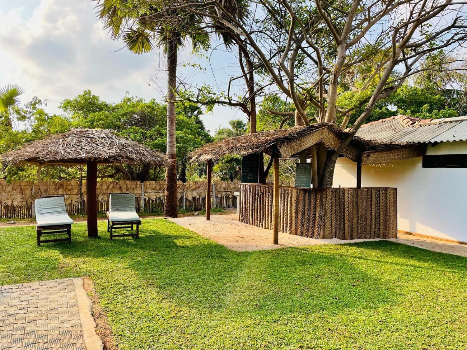 108 Palms Beach Resort Triquinimale Exterior foto